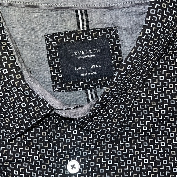 Level ten short sleeve button down shirt. Size L. NWT - Picture 4 of 5